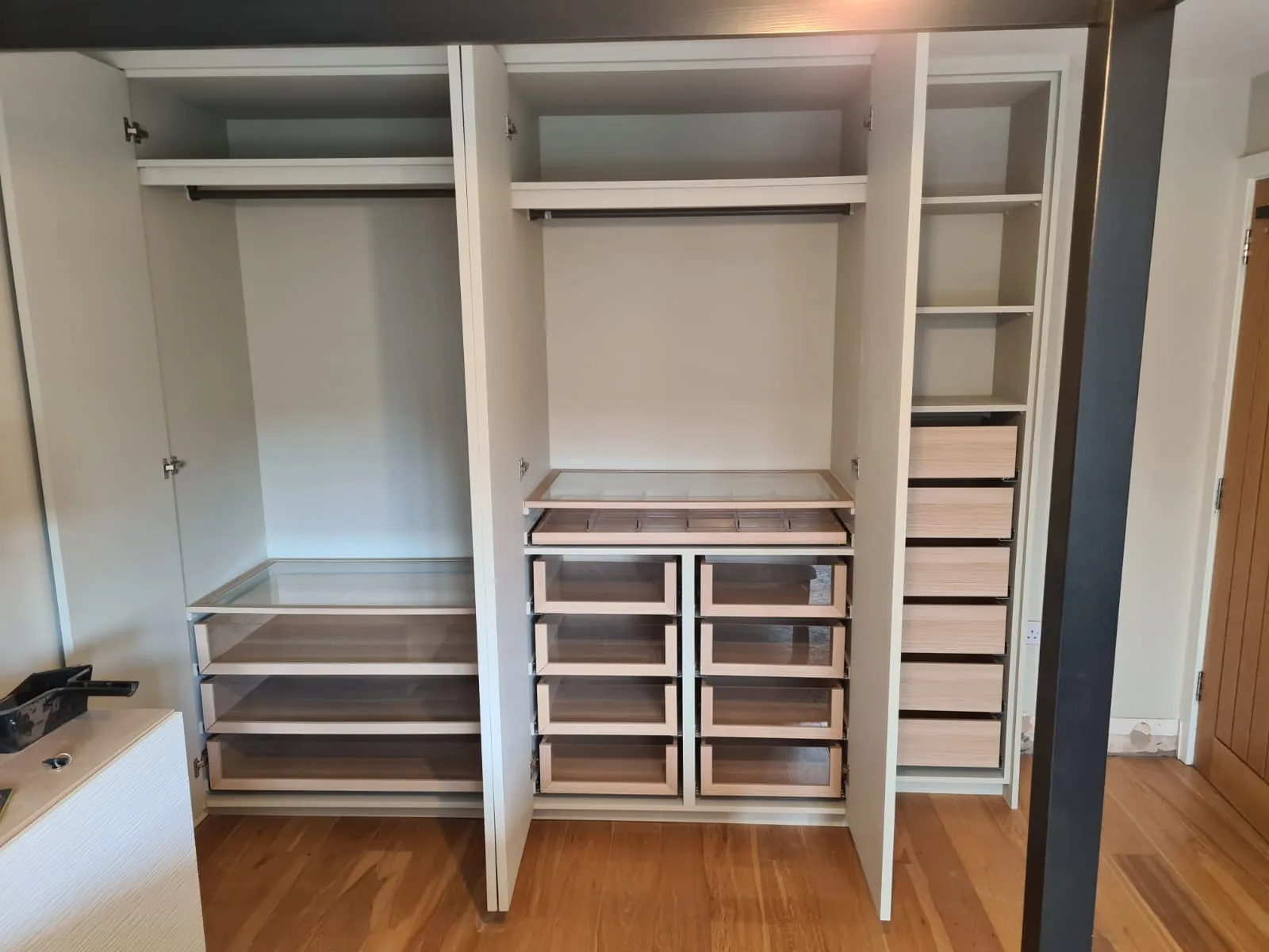 Fitted Wardrobes & Storage